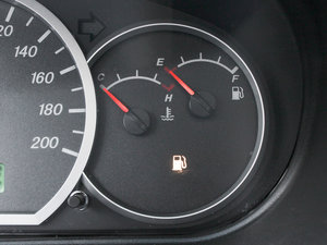 2010款1.2L 标准版 中控区