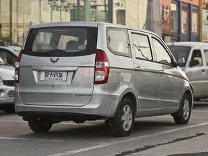 2010款1.2L 标准版 整体外观