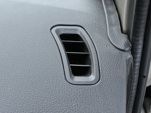 2012款加长版 1.2L 手动基本型 六座  中控区