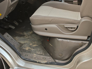 2012款1.2L 手动标准版 空间座椅