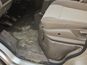 2012款1.2L 手动标准版 空间座椅