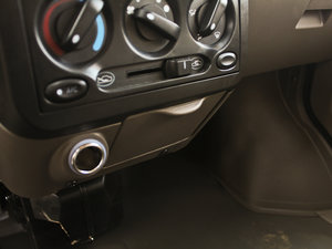 2012款1.2L 手动标准版 空间座椅