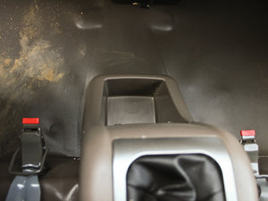 2012款1.2L 手动标准版 空间座椅