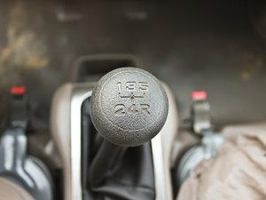 2012款1.2L 手动标准版 中控区