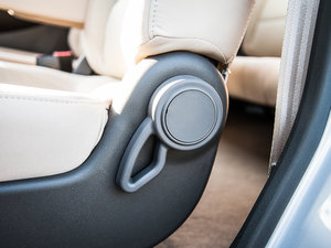 2014款1.2L 手动标准型 空间座椅
