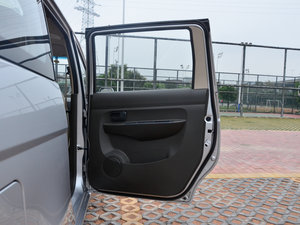 2014款1.5L 手动标准型 空间座椅
