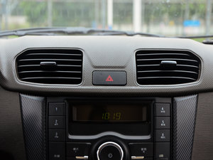 2014款1.5L 手动标准型 空调出风口