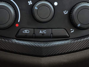 2014款1.5L 手动标准型 中控区