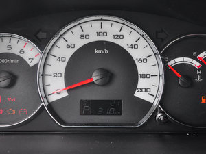 2014款S 1.5L自动豪华型 7座 中控区