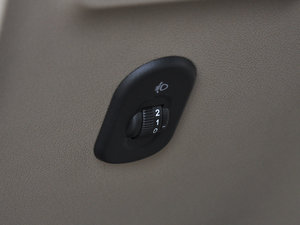 2014款S 1.5L自动豪华型 7座 中控区