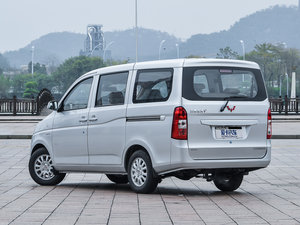 2015款1.5L 手动标准型 整体外观