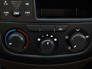 2015款S 1.2L 手动五座基本型CNG 空调调节