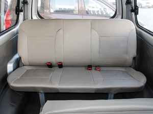 2016款1.2L 手动实用型  空间座椅