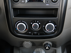 2016款1.2L 手动实用型  空调调节