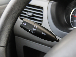 2016款1.2L 手动实用型  中控区