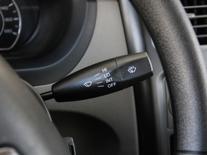 2016款1.2L 手动实用型  中控区