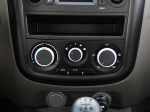 2016款1.5L 手动实用型  空调调节