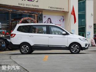 上汽通用五菱2016款五菱宏光