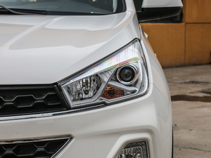 2018款1.5T 手动豪华型 国V 大灯