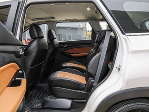 2018款1.5T 手动豪华型 国V 后排空间