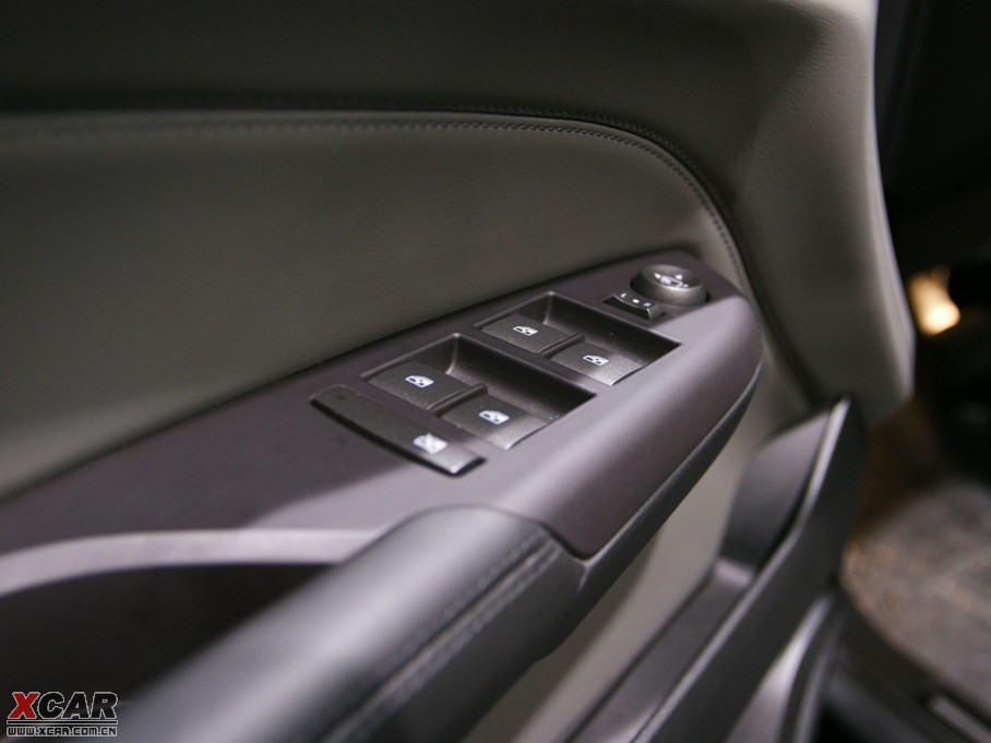 2010��P������SRX 3.0L ��Ş��