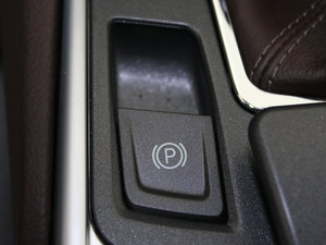 2011款3.0L 豪华版 驻车制动器