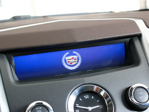 2011款3.0L 豪华版 中控区