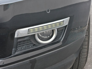 2013款3.0L 精英版 前雾灯