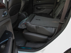 2013款3.0L 豪华版 后排座椅放倒