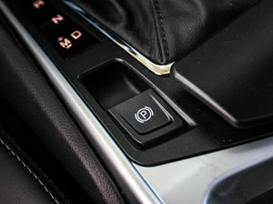 2013款3.0L 豪华版 驻车制动器