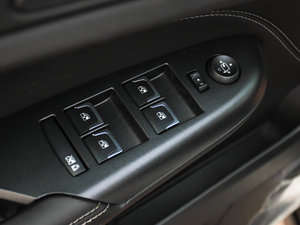 2013款3.0L 舒适版 主驾车窗控制区	