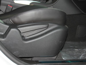 2013款3.0L 舒适版 中控区