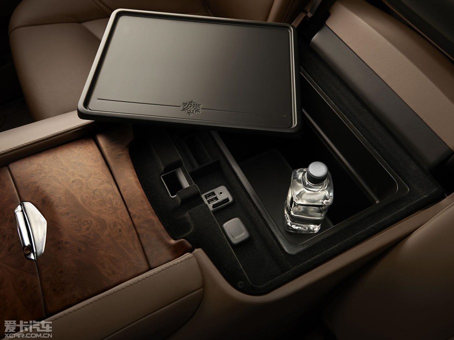 2014P׵ESCALADE Platinum Collection