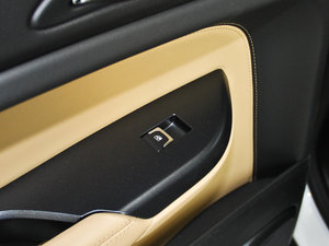 2014款3.0L 领先型 中控区