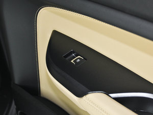 2014款3.0L 领先型 中控区