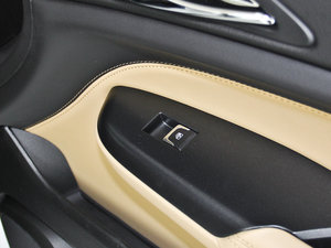 2014款3.0L 领先型 中控区
