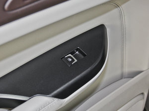 2014款3.0L 豪华型 中控区