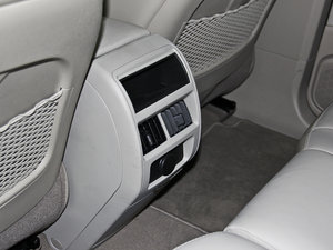 2014款3.0L 豪华型 中控区