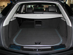 2015款3.0L 精英型 行李厢空间