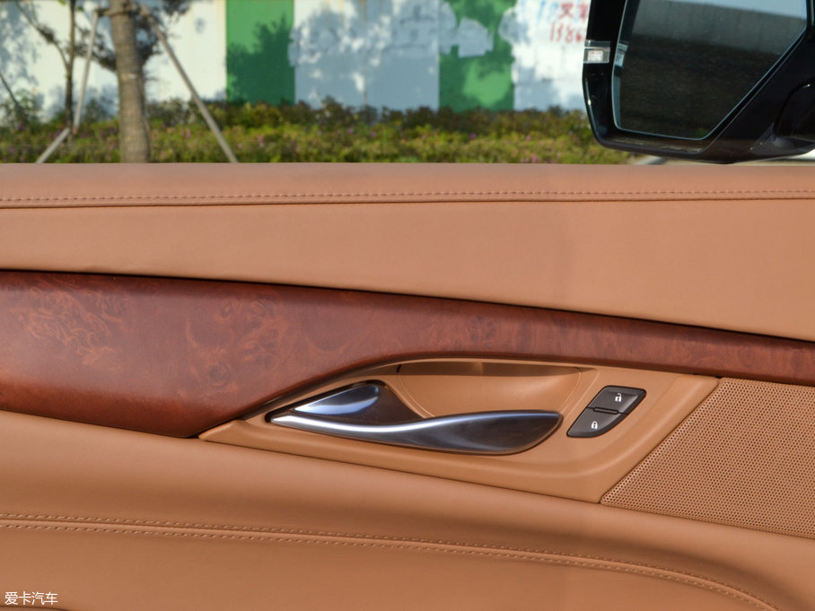 2017P׵ESCALADE ESVKL