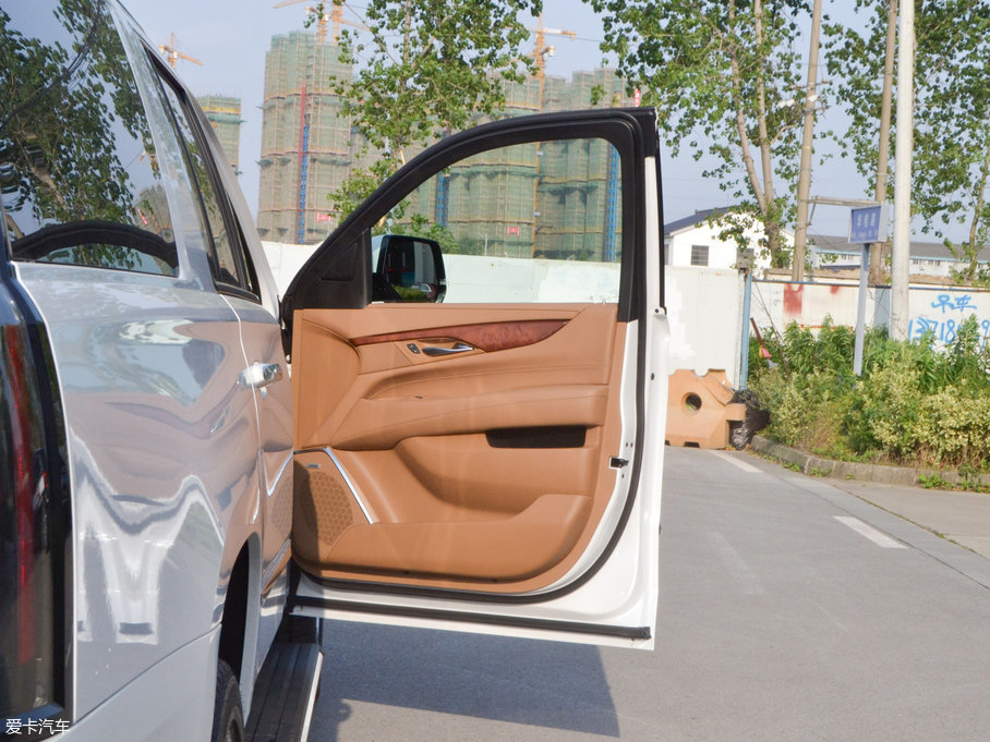 2017P׵ESCALADE ESVKL