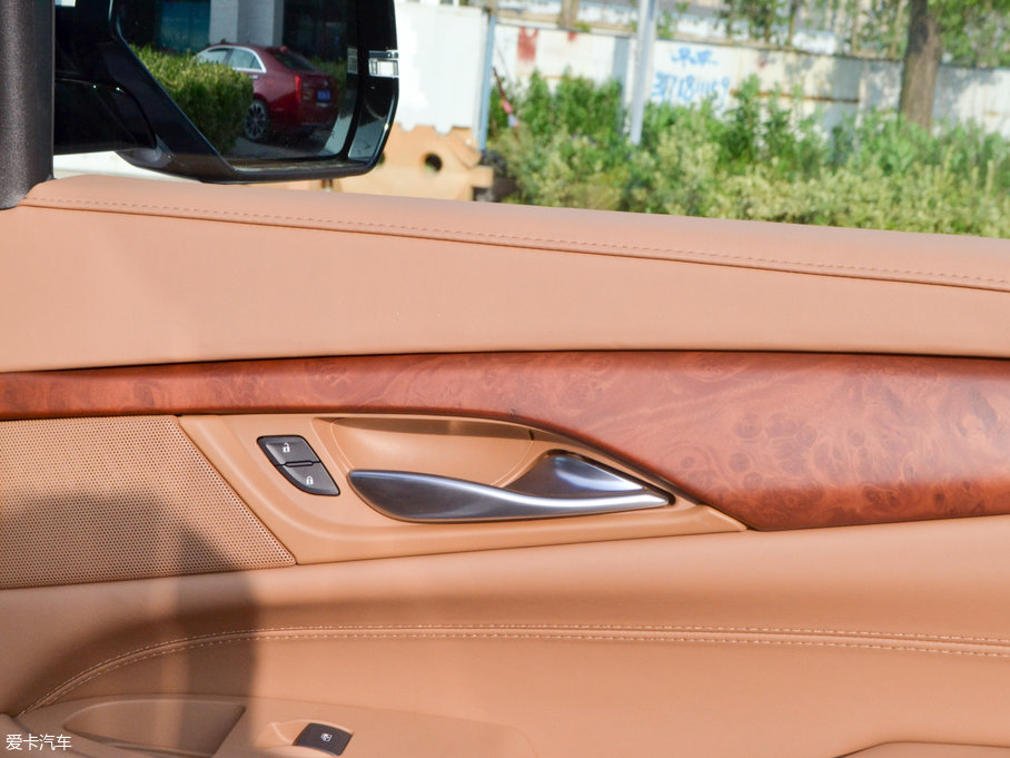 2017P׵ESCALADE ESVKL