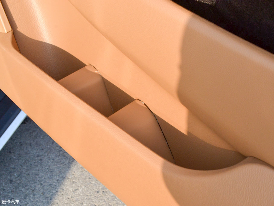 2017P׵ESCALADE ESVKL