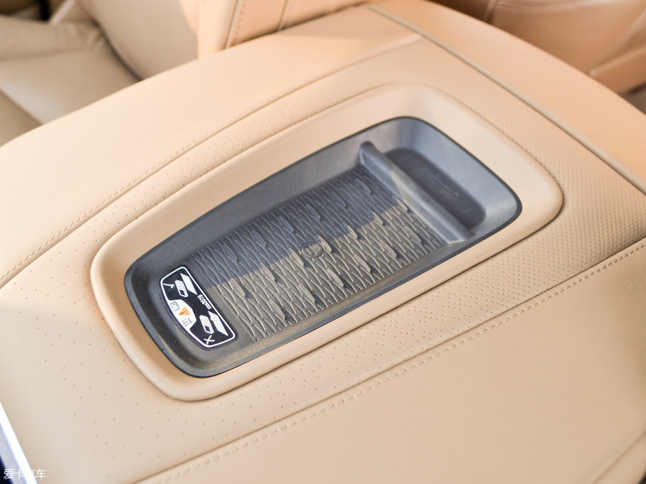 2017P׵ESCALADE ESVKL