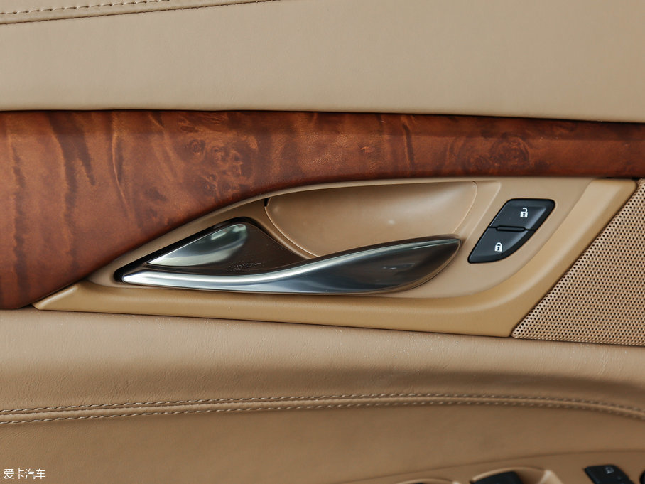 2017P׵ESCALADE ESVKL