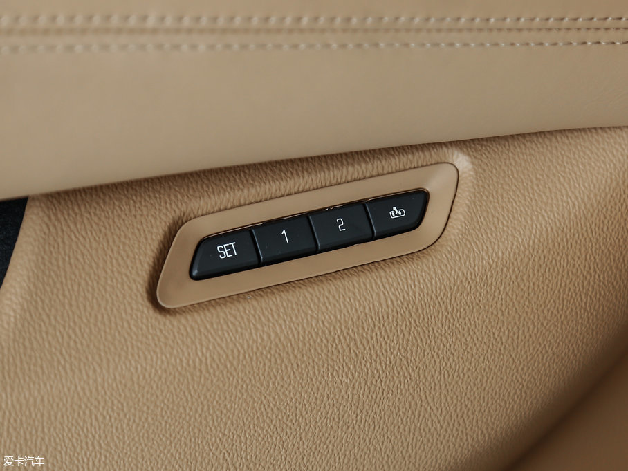 2017P׵ESCALADE ESVKL