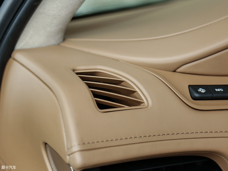 2017P׵ESCALADE ESVKL