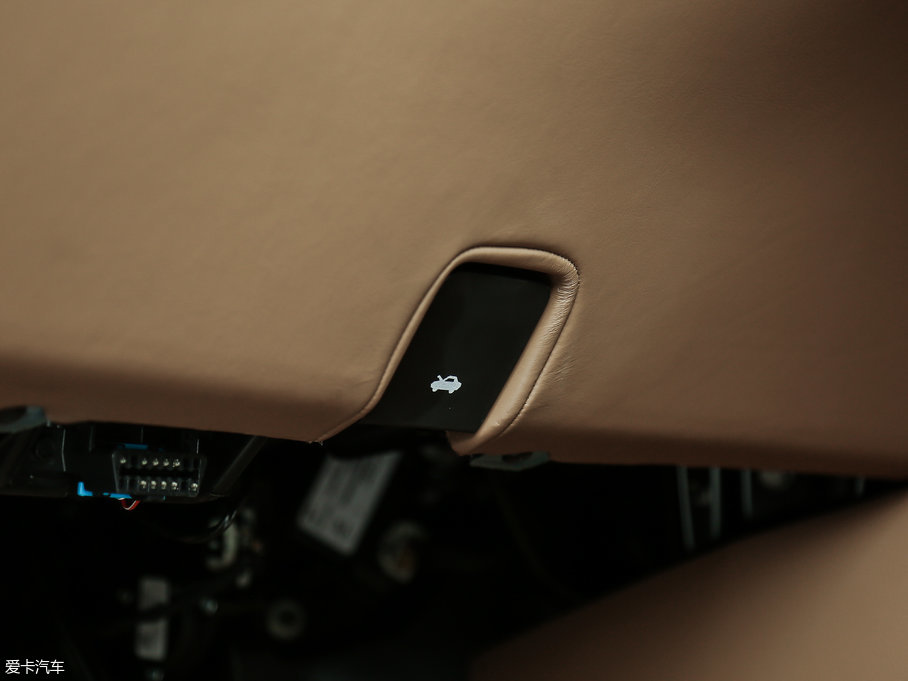 2017P׵ESCALADE ESVKL