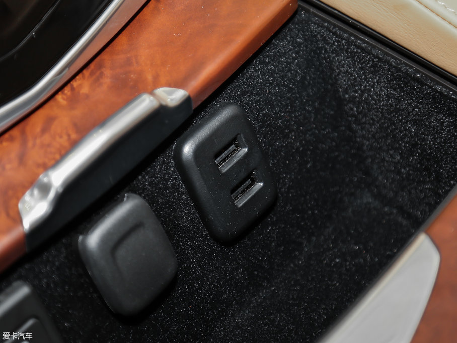 2017P׵ESCALADE ESVKL