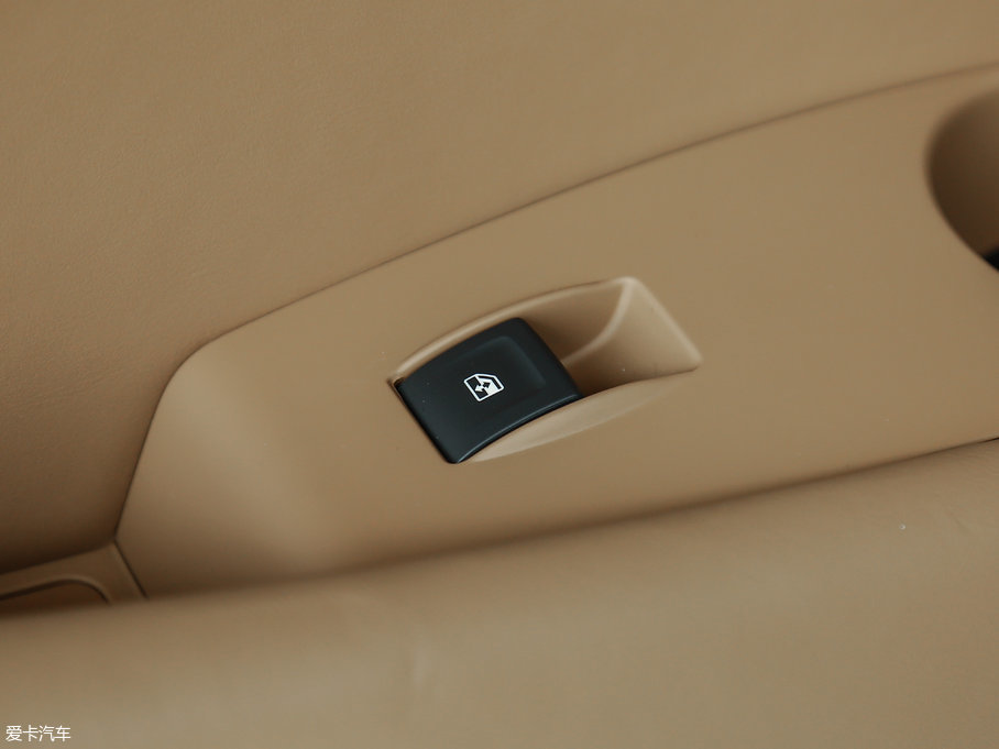 2017P׵ESCALADE ESVKL